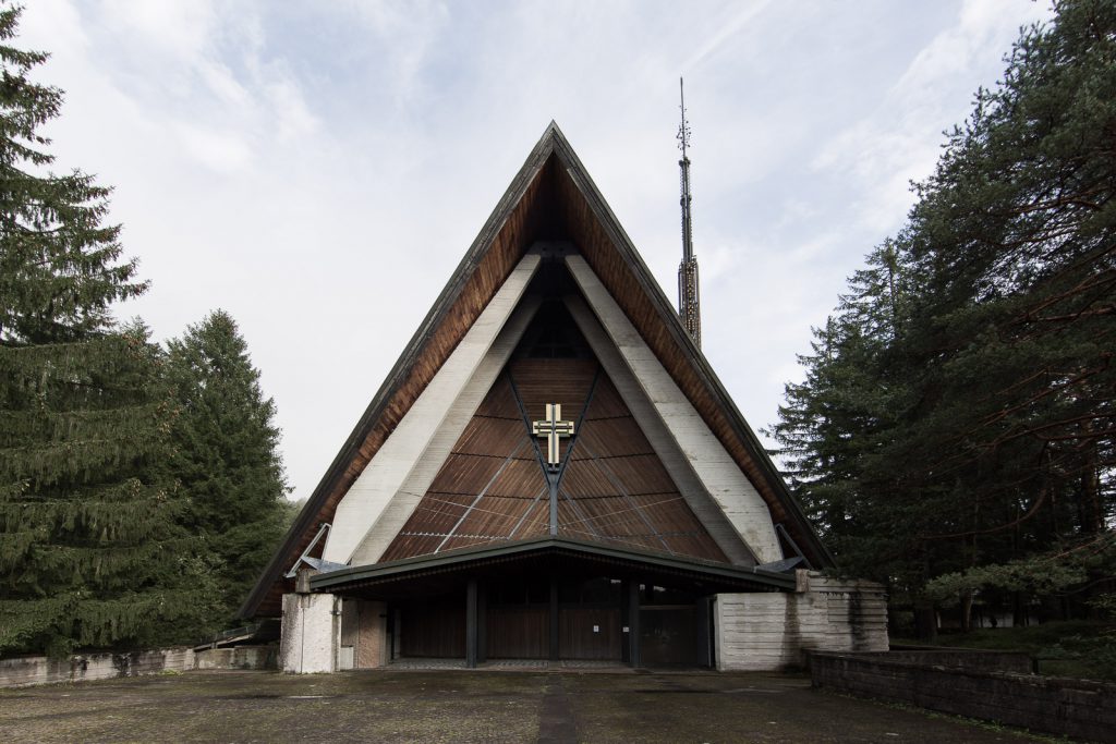 la chiesa di Nostra Signora delle Dolomiti