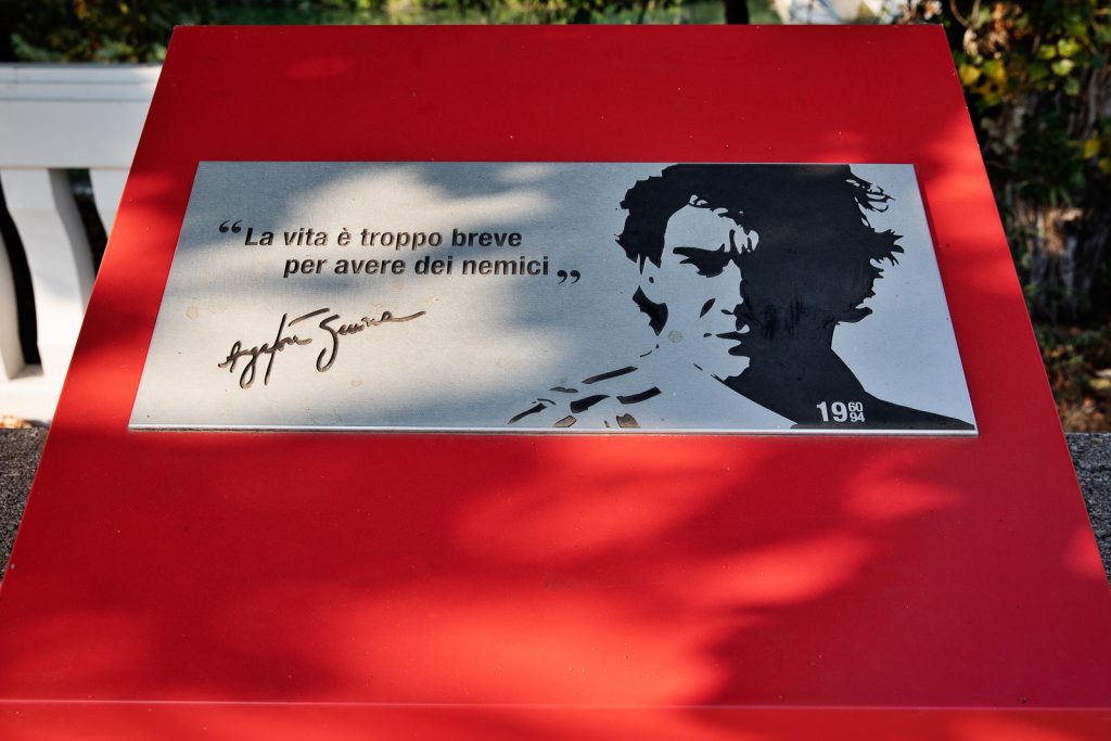 Targa in ricordo di Ayrton Senna